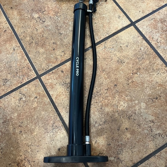 Hand Air Pump - Picture 2 of 4